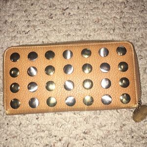 Tan wallet